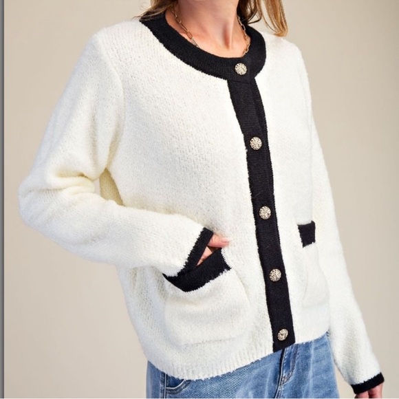 easel Sweaters - NEW! Women's White and Black Cardigan Sweater